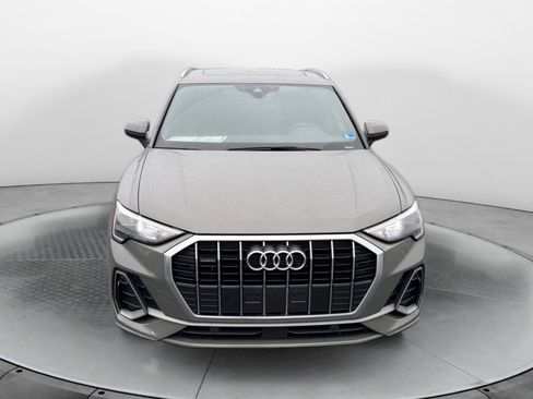 Used 2021 Audi Q3 2.0T Premium w/ Convenience Package AWD/4WD image 2
