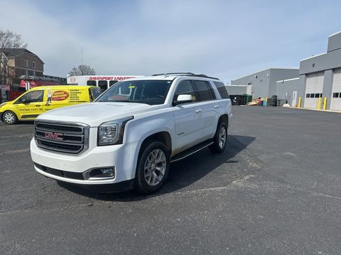 Used 2017 GMC Yukon SLE w/ SLE Value Package image 1