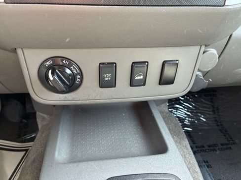 Used 2010 Nissan Frontier SE AWD/4WD image 33