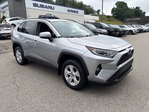 Used 2021 Toyota RAV4 XLE w/ Convenience Package AWD/4WD image 7