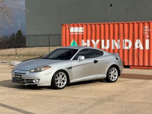 Used 2008 Hyundai Tiburon GT image 3