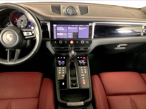 Certified 2026 Porsche Macan AWD/4WD image 14