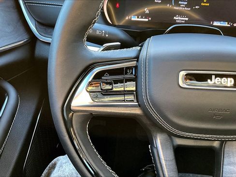 New 2025 Jeep Grand Cherokee Overland w/ Adv Protech Group III image 18