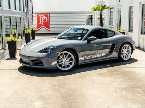 Used 2024 Porsche 718 Cayman RWD image 2