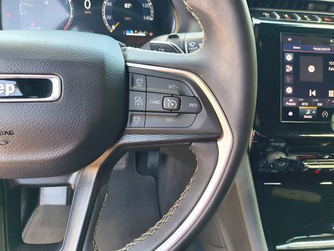 Used 2024 Jeep Grand Cherokee L Laredo image 21