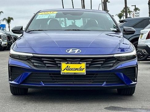 Certified 2025 Hyundai Elantra Sport w/ Cargo Package image 9