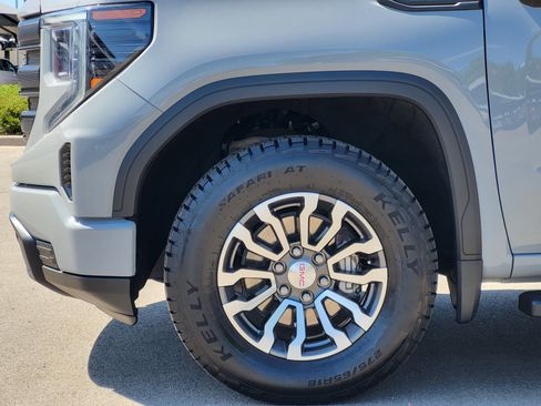 Used 2024 GMC Sierra 1500 Pro w/ Graphite Edition AWD/4WD image 9