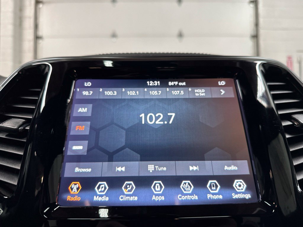 Used 2022 Jeep Cherokee Limited AWD/4WD image 28