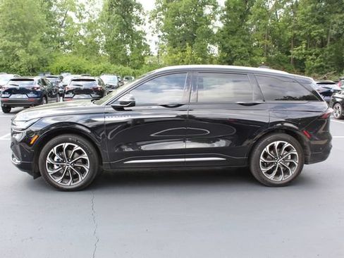 Certified 2024 Lincoln Nautilus Reserve w/ Equipment Group 202A AWD/4WD image 8
