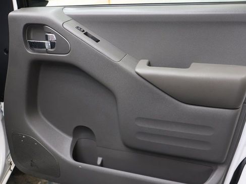 Used 2019 Nissan Frontier Desert Runner image 11