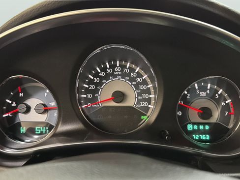 Used 2012 Chrysler 200 Touring image 28