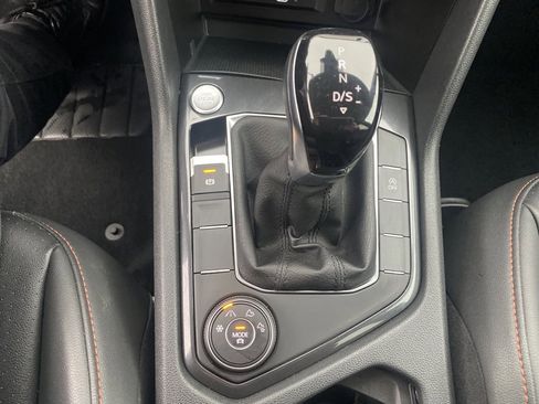 Used 2024 Volkswagen Tiguan Wolfsburg Edition image 19