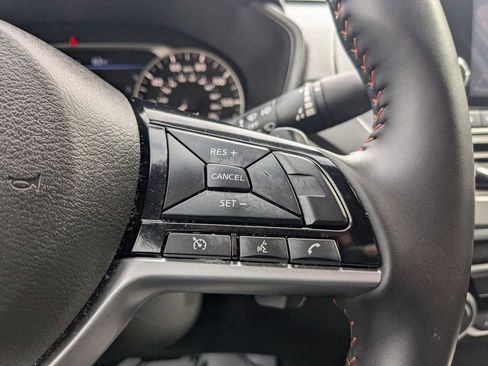 Used 2025 Nissan Altima 2.5 SR image 13