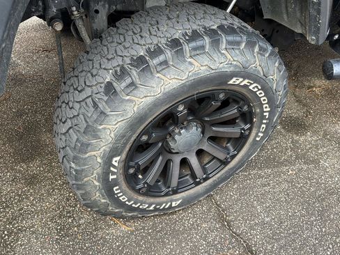 Used 2021 Jeep Gladiator Sport w/ Technology Group image 7