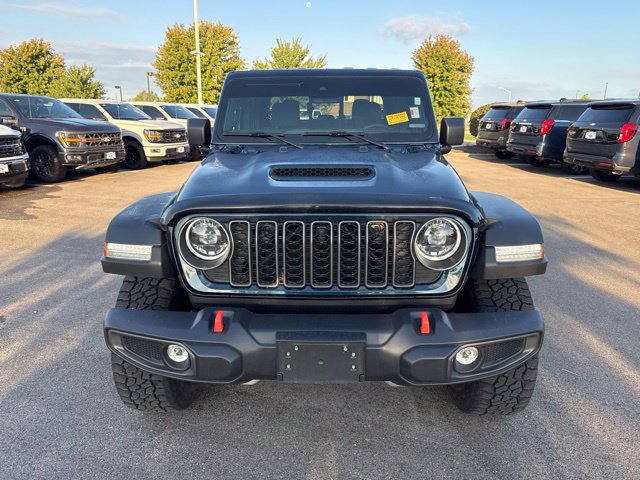 Used 2025 Jeep Gladiator Mojave w/ Safety Group AWD/4WD image 2