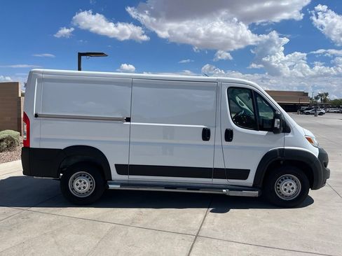 Used 2025 RAM ProMaster 2500 w/ U-Haul Equipment Group FWD image 9