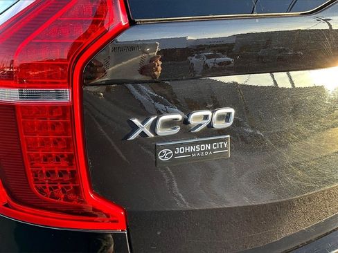 Used 2020 Volvo XC90 T5 Momentum w/ Protection Package image 8