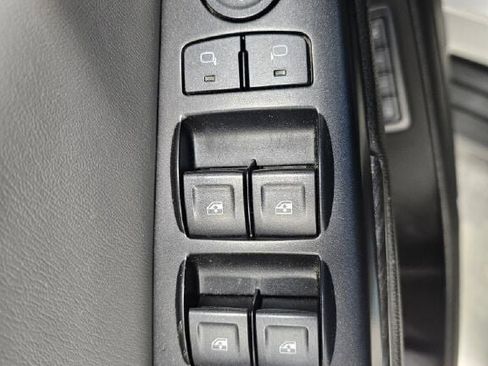 Used 2015 Chevrolet Suburban LT AWD/4WD image 33