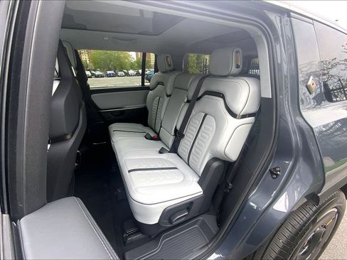 Used 2025 Rivian R1S Adventure AWD/4WD image 20