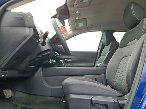 Certified 2025 Nissan Kicks SV image 16