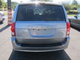 Used 2017 Dodge Grand Caravan SE image 4