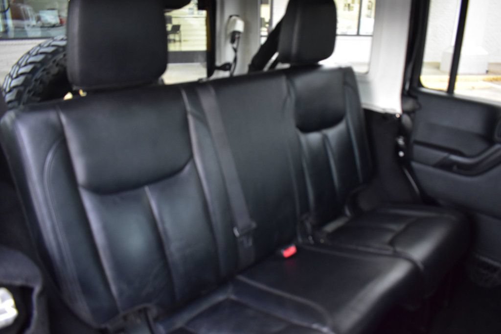 Used 2015 Jeep Wrangler Unlimited Sahara AWD/4WD image 26
