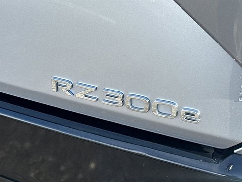 Used 2025 Lexus RZ 300e image 34