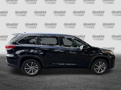 Used 2018 Toyota Highlander XLE FWD image 10