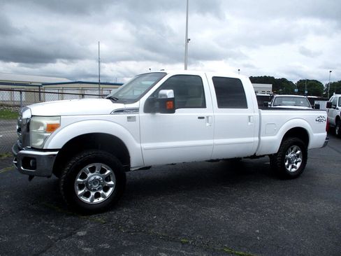 Used 2015 Ford F250 Lariat w/ Lariat Ultimate Package image 2