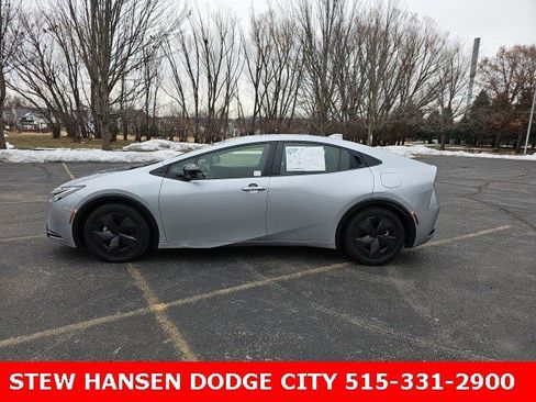 Used 2024 Toyota Prius LE image 1