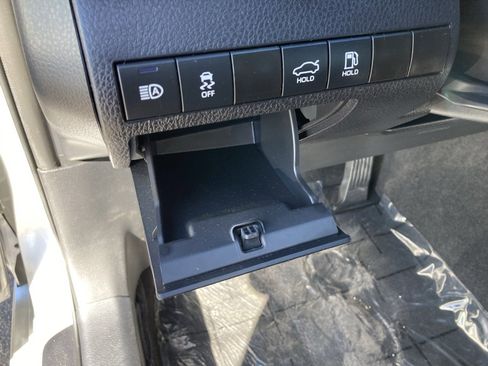 Used 2023 Toyota Camry SE image 13