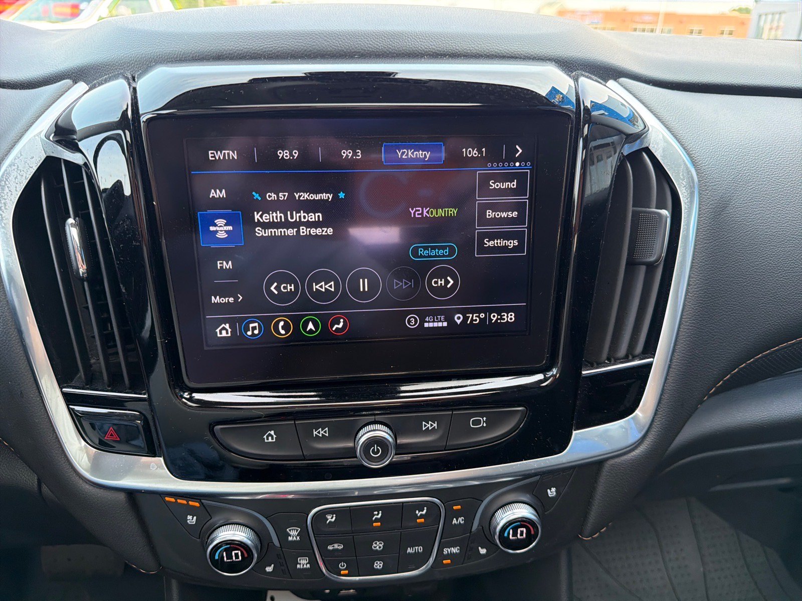 Used 2021 Chevrolet Traverse Premier w/ LPO, Floor Liner Package FWD image 14