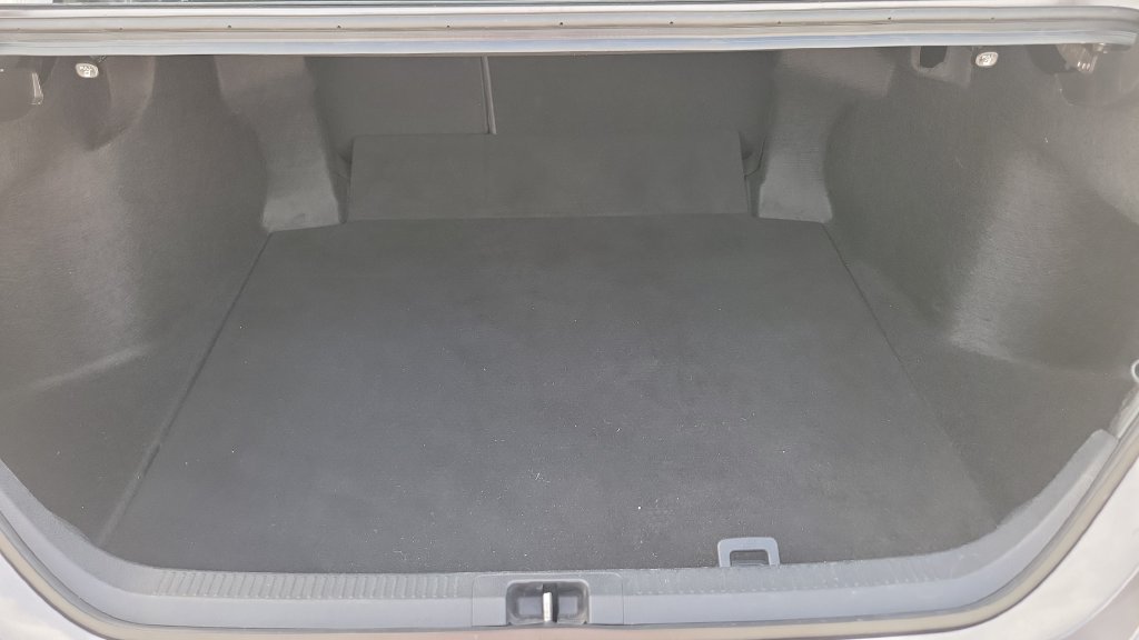 Used 2018 Toyota Camry XLE w/ Audio Package FWD image 9