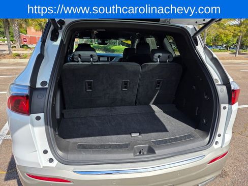 Used 2024 Buick Enclave Premium image 35