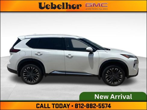 Used 2024 Nissan Rogue Platinum w/ Platinum Premium Package AWD/4WD image 3