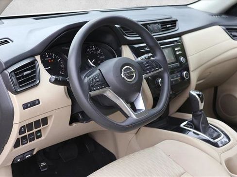 Used 2017 Nissan Rogue S AWD/4WD image 10