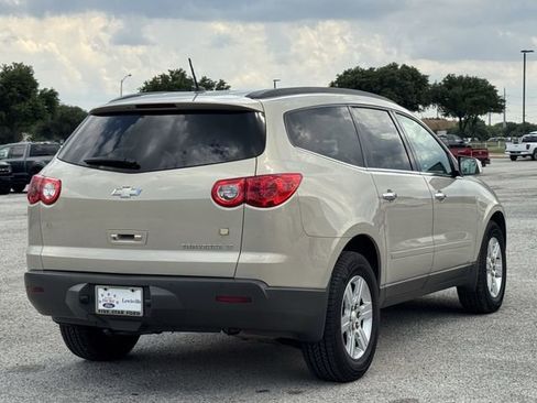 Used 2012 Chevrolet Traverse LT FWD image 4