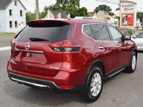Used 2018 Nissan Rogue SV AWD/4WD image 14