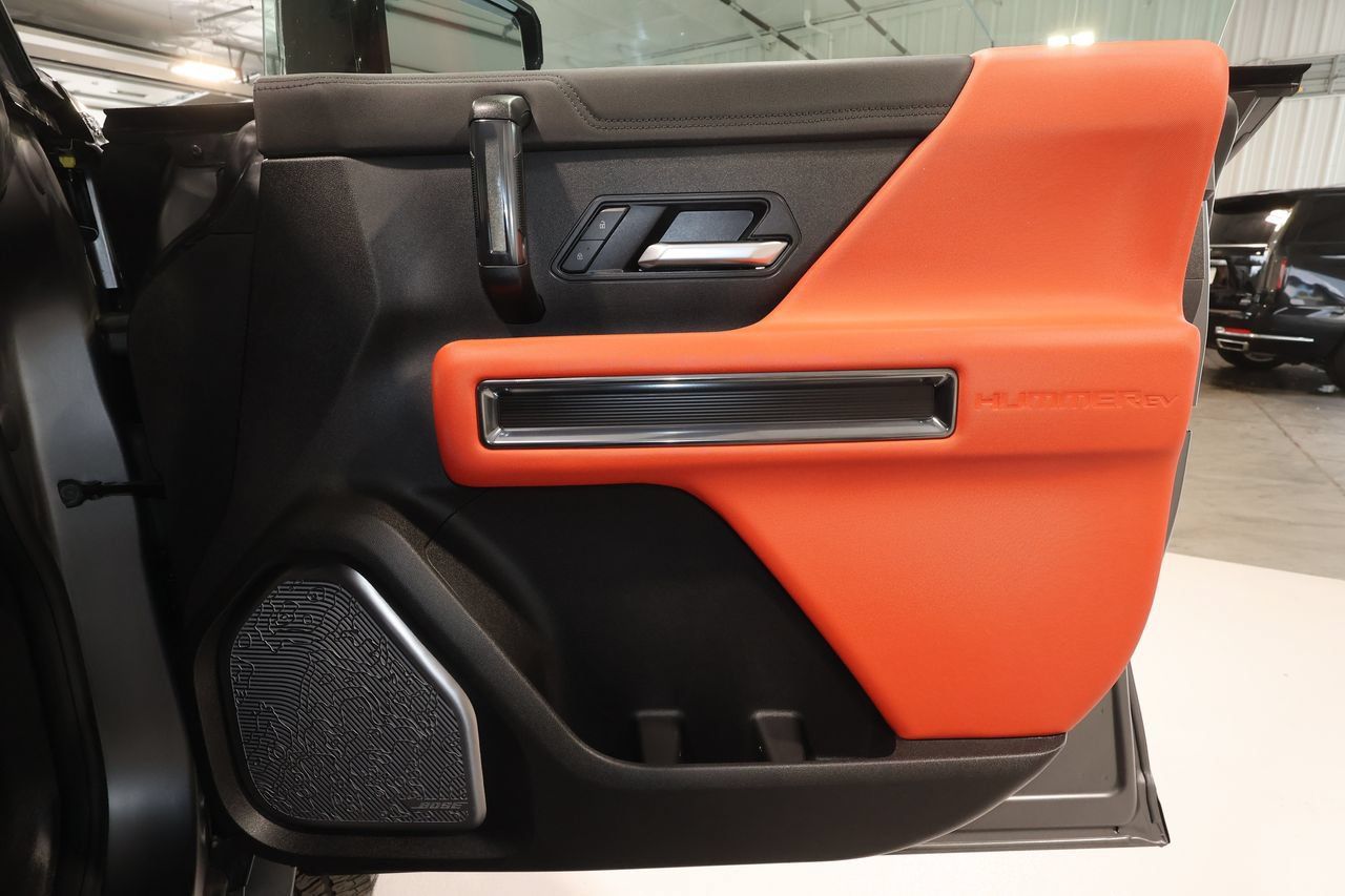 Certified 2026 GMC Hummer EV 3X w/ Carbon Fiber Edition Package AWD/4WD image 18