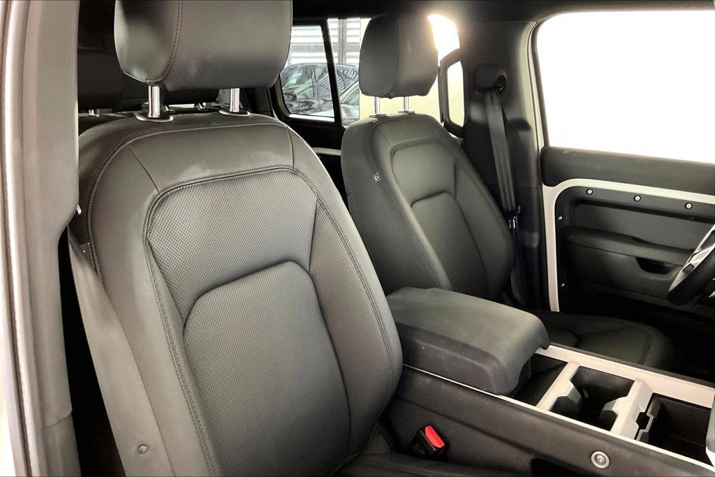 Used 2025 Land Rover Defender 110 S AWD/4WD image 6