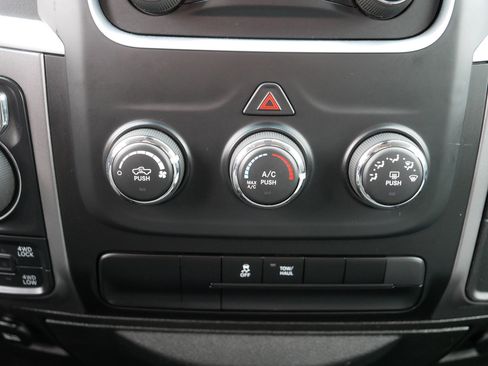 Certified 2024 RAM 1500 Classic SLT image 23