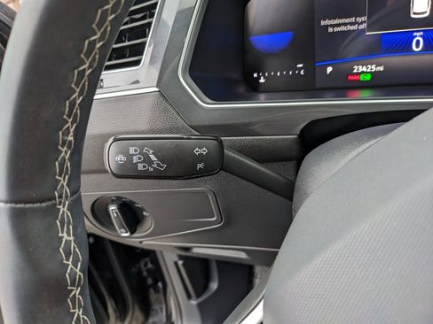 Certified 2024 Volkswagen Tiguan SE image 34