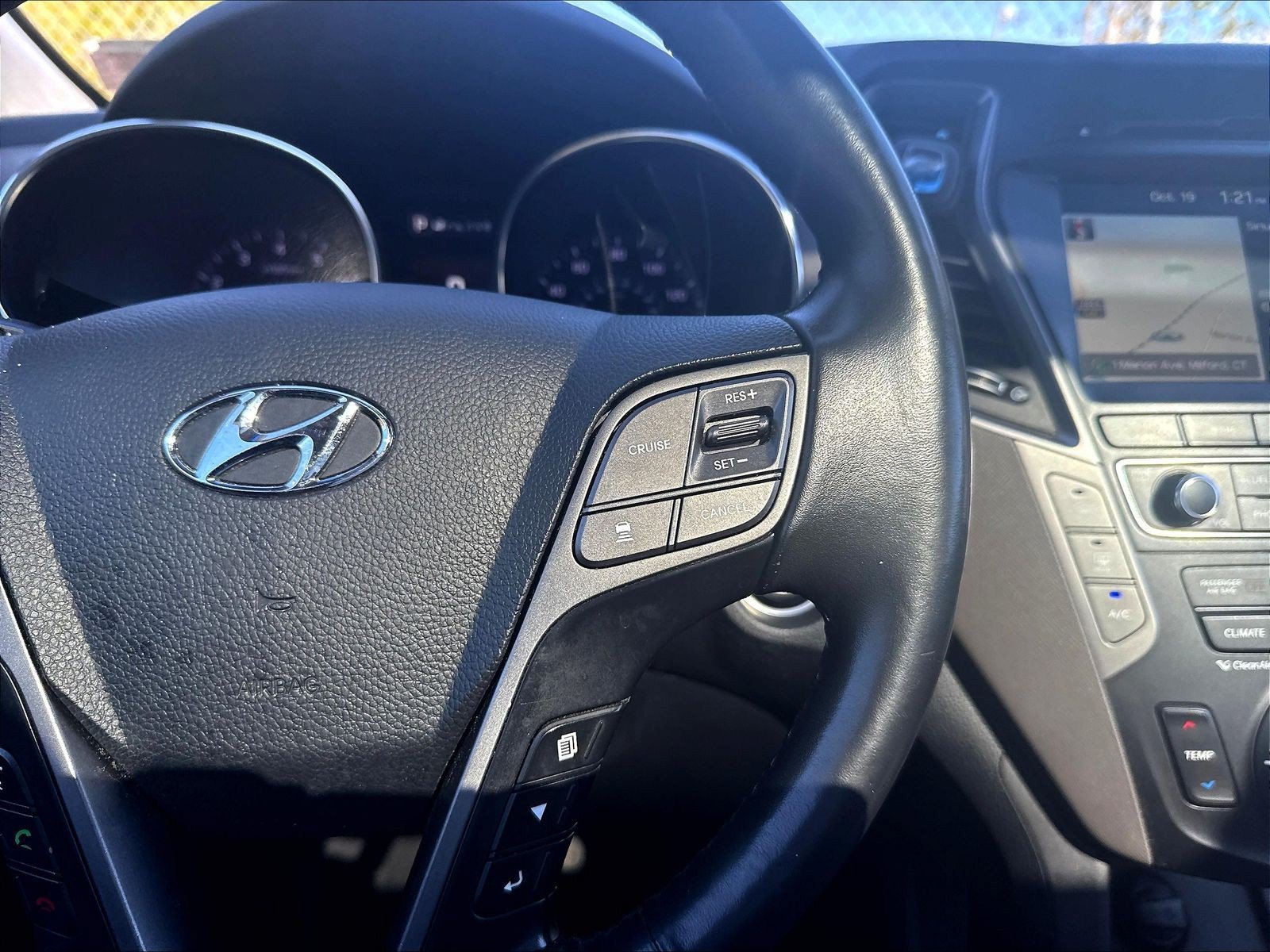 Used 2017 Hyundai Santa Fe Limited AWD/4WD image 15