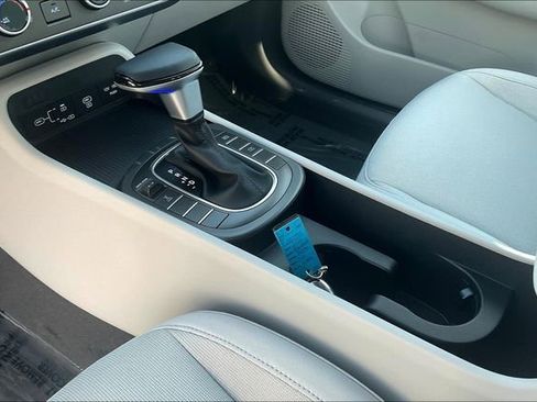 New 2026 Hyundai Kona SE image 8