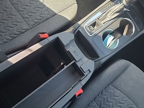 Used 2022 Chevrolet Equinox LT FWD image 16