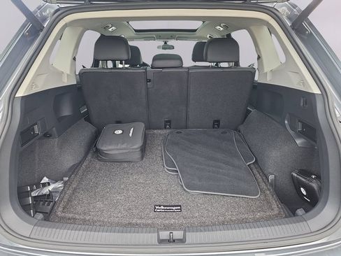 Used 2019 Volkswagen Tiguan SEL AWD/4WD image 33