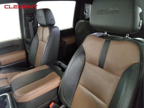 Used 2023 Chevrolet Silverado 2500 High Country w/ Technology Package image 30