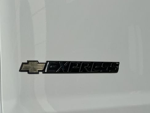 Used 2022 Chevrolet Express 2500 Extended w/ Driver Convenience Package image 23