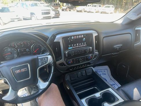 Used 2018 GMC Sierra 1500 SLT image 15
