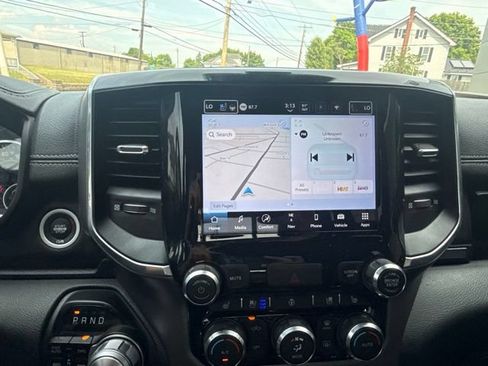 Used 2022 RAM 1500 Laramie AWD/4WD image 14